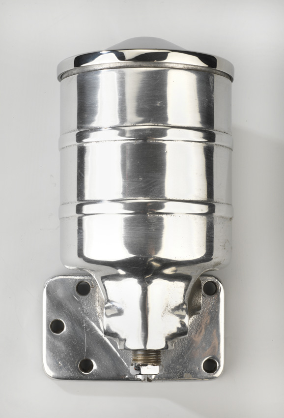 By-flow filter housing